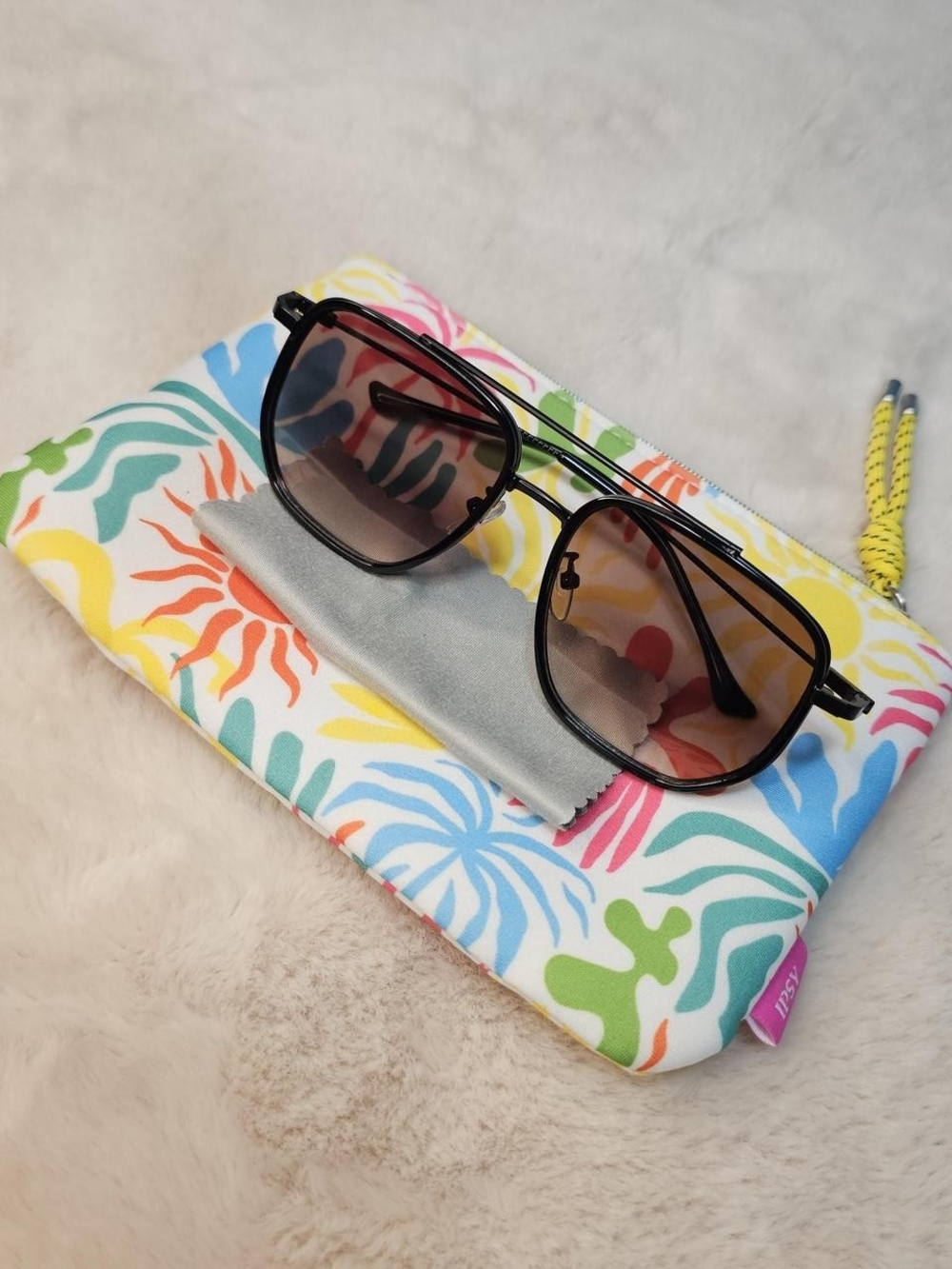 Black Aviator Style Sunglasses with Brown Gradient Lenses